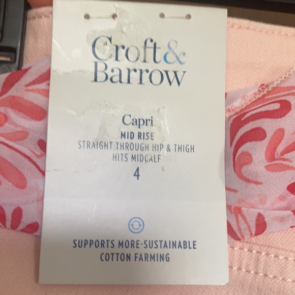 Croft & barrow pink jean mid rise Capri with floral scarf belt size 4 - Picture 4 of 17